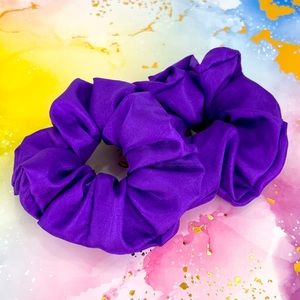 Silky scrunchies